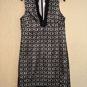 Jessica Howard Black and White V-Neck Sheath Cocktail Dress